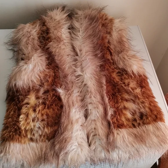 DAMSELLE NEW YORK FAUX FUR. - Picture 7 of 9
